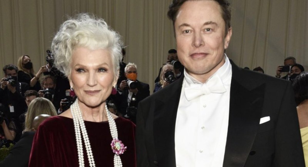 مادر ایلان ماسک: هنگامی که به خانه پسرم می‌روم، مجبورم در گاراژ بخوابم