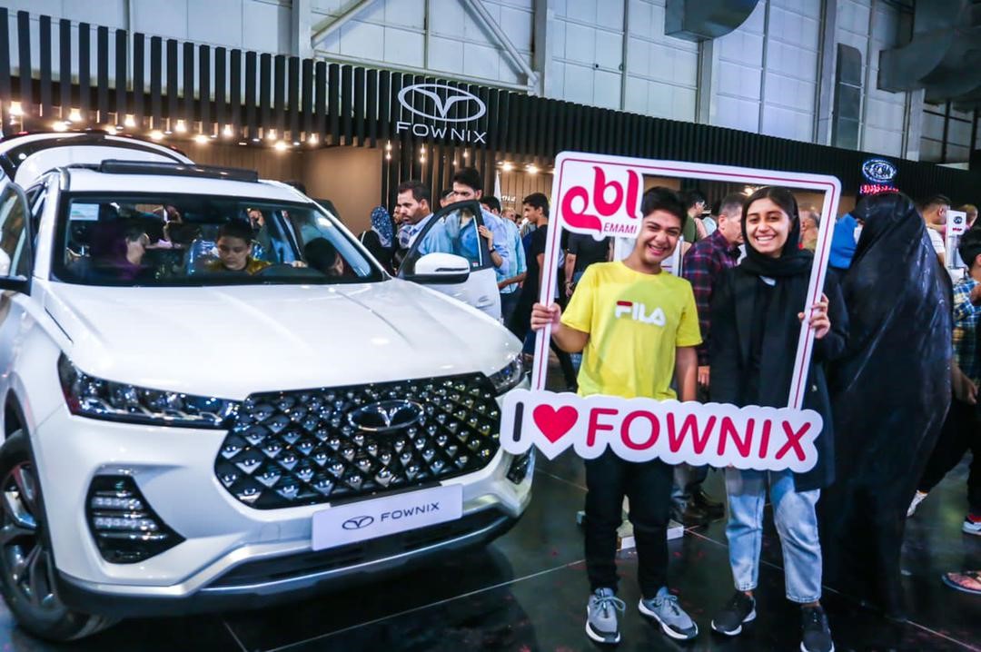 حضور معاون اقتصادی رئیس جمهور در غرفه مدیران خودرو در نمایشگاه خودرو مشهد حضور معاون اقتصادی رئیس جمهور در غرفه مدیران خودرو در نمایشگاه خودرو مشهد