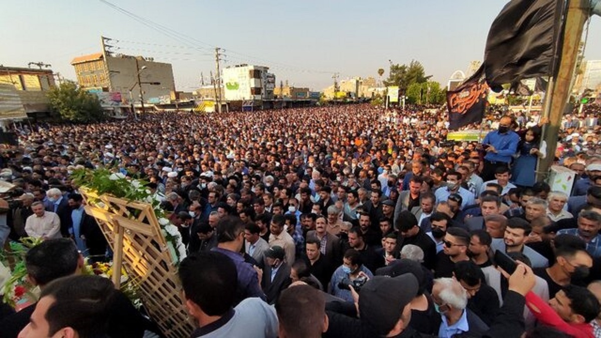 مراسم تشییع پیکر استاد سید قادر لاهوتی (+عکس)