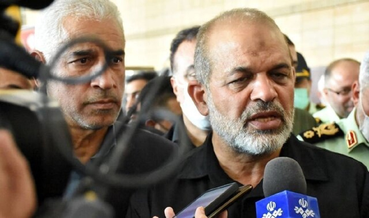 وزیر کشور: اتوبوس های ایرانی در حال انتقال به عراق هستند