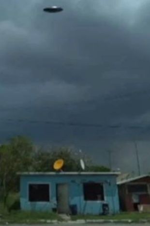 مشاهده بشقابپرنده بر فراز آسمان مکزیک مشاهده بشقابپرنده بر فراز آسمان مکزیک