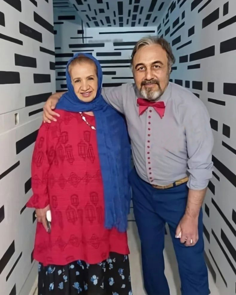 رضا عطاران و گیتی معینی بازیگران سریال خانه به دوش