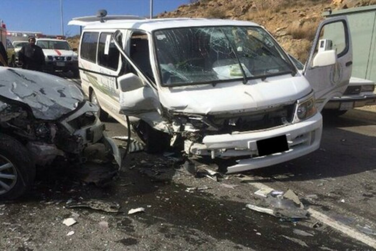 اهواز/ جان باختن مادر خانواده در واژگونی خودروی زائران