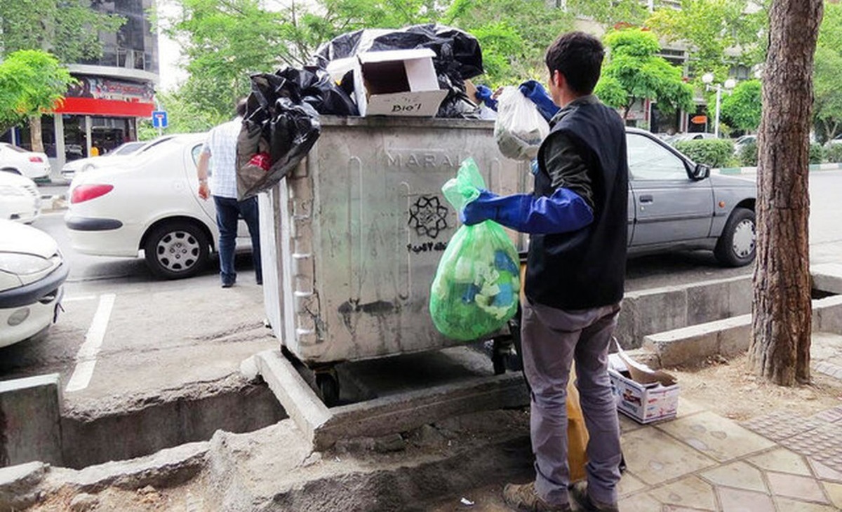 افزایش تازه‌وارد‌ها در بازار زباله‌فروشی تهران/ پدر‌هایی که زباله‌فروشی می‌کنند