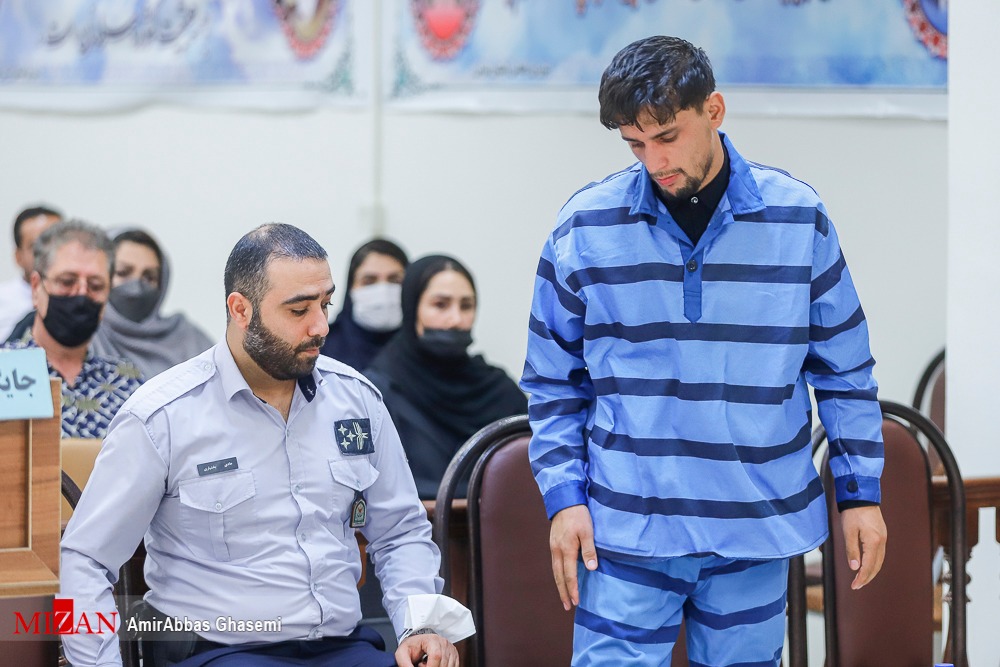 جلسه قرائت حکم بدوی پرونده زورگیر مسلح اتوبان نیایش برگزار شد/ رای صادره ظرف ۲۰ روز قابل فرجام‌خواهی است