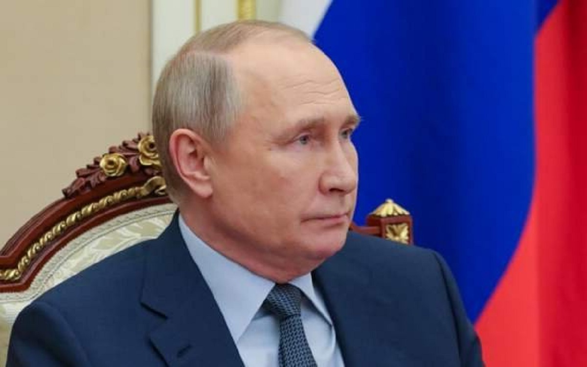 ترور ناموفق پوتین؛ انفجار قوی پشت لیموزین / محافظان پوتین برکنار و بازداشت شدند