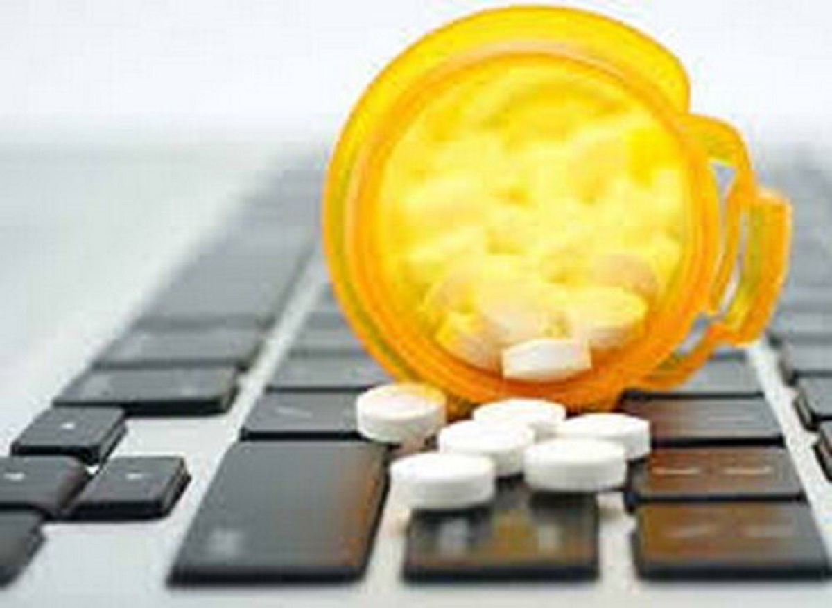 داروخانه‌های اینترنتی نسخه می‌خواهند /وزارت بهداشت مخالف فروش اینترنتی دارو است