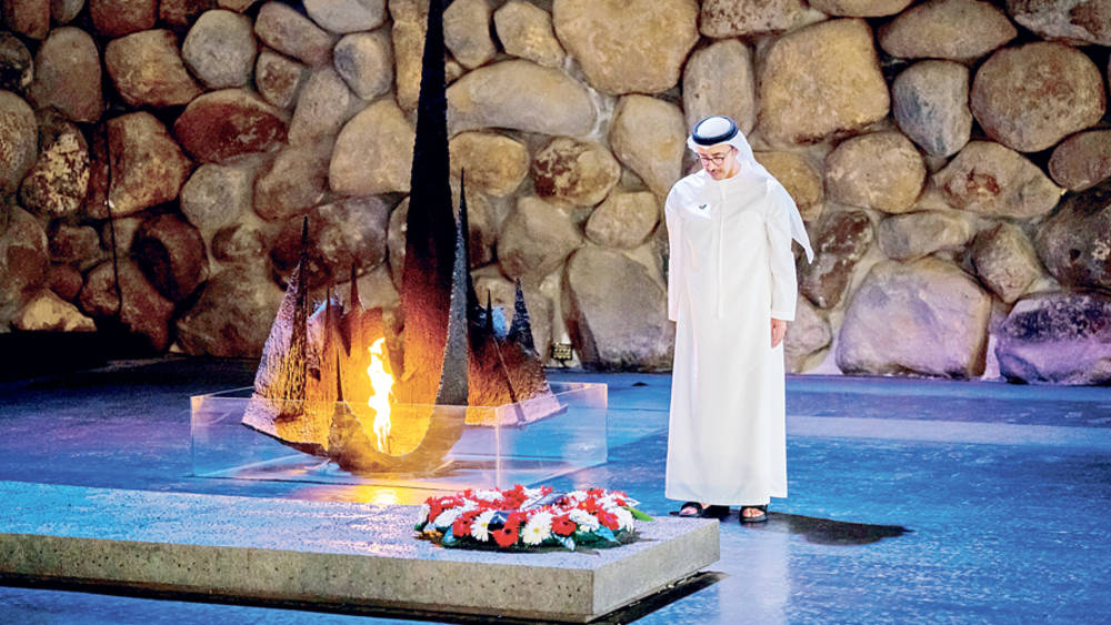 سفر وزیر خارجه امارات به اسرائیل / حضور در موزه هولوکاست و دیدار با نتانیاهو (+عکس)