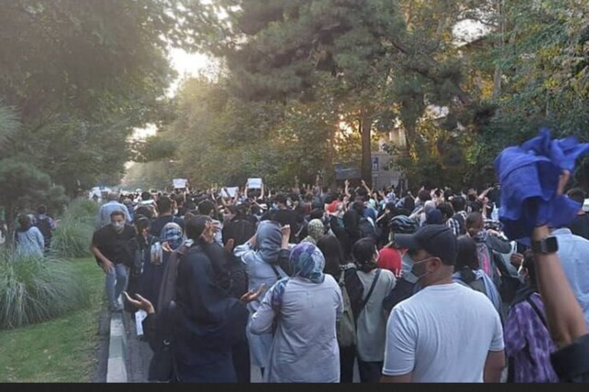 تجمع علیه گشت ارشاد در تهران و مشهد