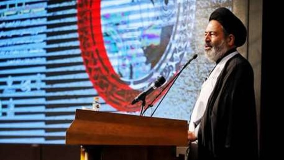 نماینده ولی فقیه: پزشکان و پرستاران خود را خادم زائران بدانند