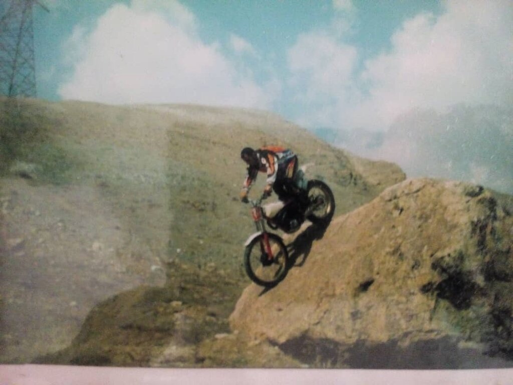 با رکورددار عجیب‌ترین فرود و صعودها در ارتفاعات تهران / فتح توچال با موتورسیکلت در ۱۸ دقیقه