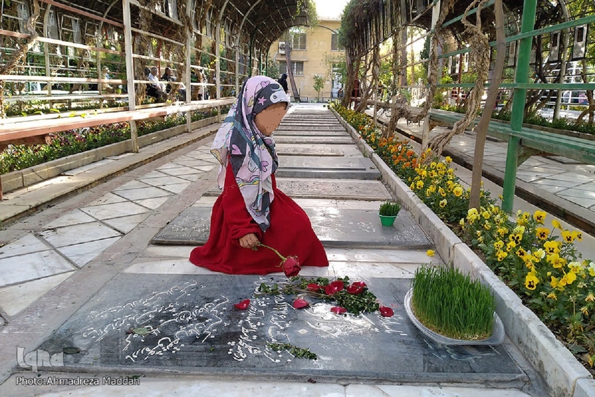 آقای مسئول! روی خون شهیدان شیراز موج سواری نکن