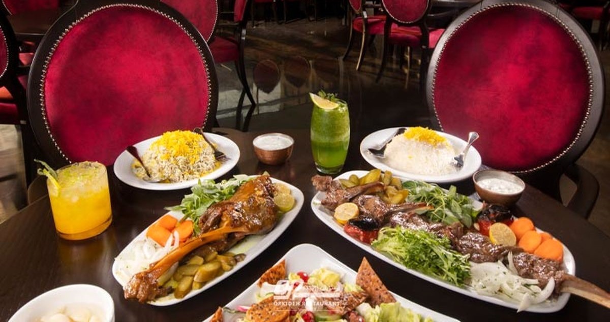 اخراج کارگران ایرانی برای کاهش هزینه‌ها/ مراجعه مردم به رستوران ها ۴۰ درصد کم شد