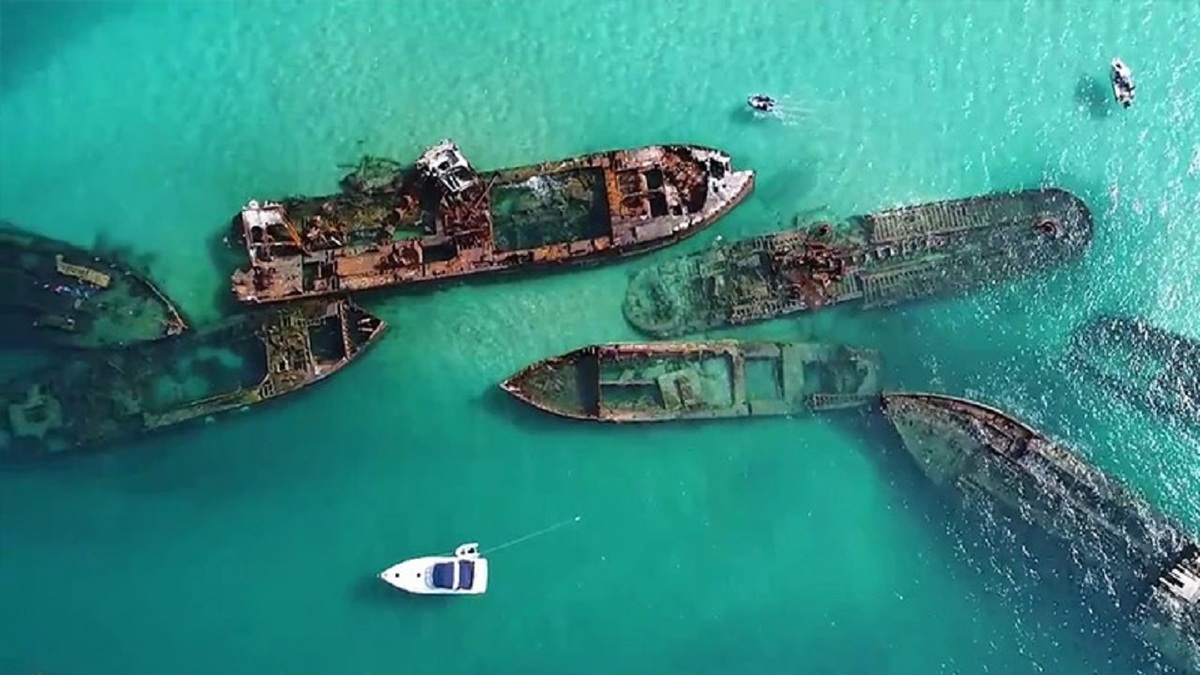 ببینید| استرالیا؛ کشتی‌های غرق شده در جزیره «مورتون»