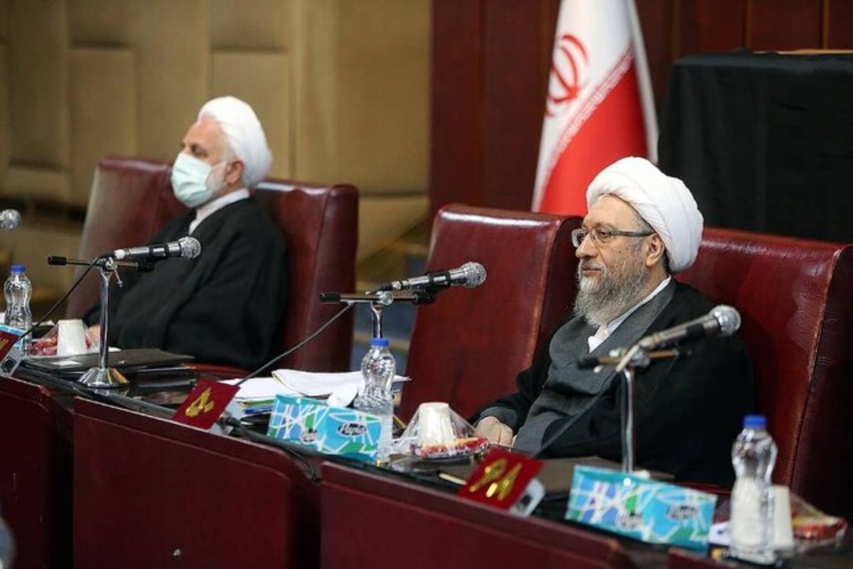 آملی لاریجانی: دولت و سایر قوا به اعتراضات توجه کنند/ برخی خواص در وقایع اخیر باید صبر می کردند
