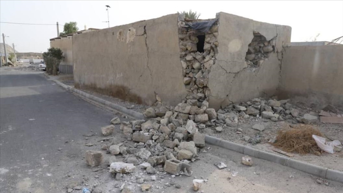 ببینید | تخریب کامل ۱۱۲ واحد مسکونی در زلزله خوی آذربایجان غربی