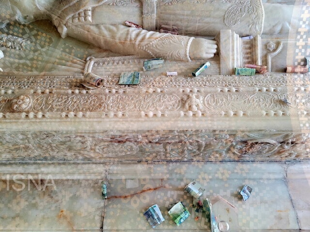 اتفاق عجیب در سنگ قبر ناصرالدینشاه اتفاق عجیب در سنگ قبر ناصرالدینشاه