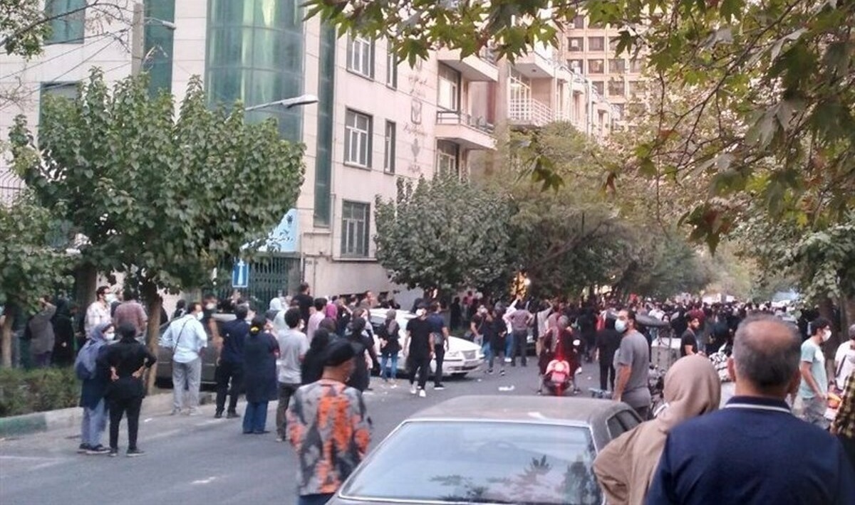 روزنامه جمهوری اسلامی: معترضان، برانداز نیستند؛ خواسته‌های قانونی‌شان را برآورده کنید