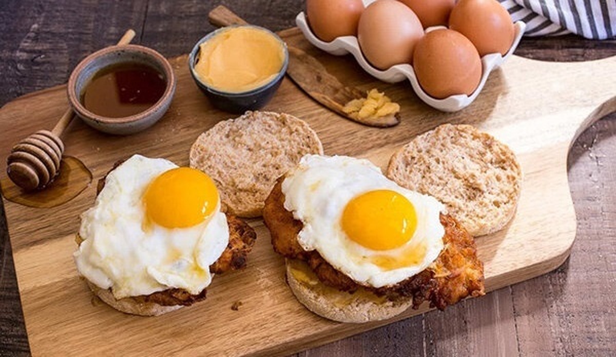 این افراد در مصرف تخم مرغ احتیاط کنند