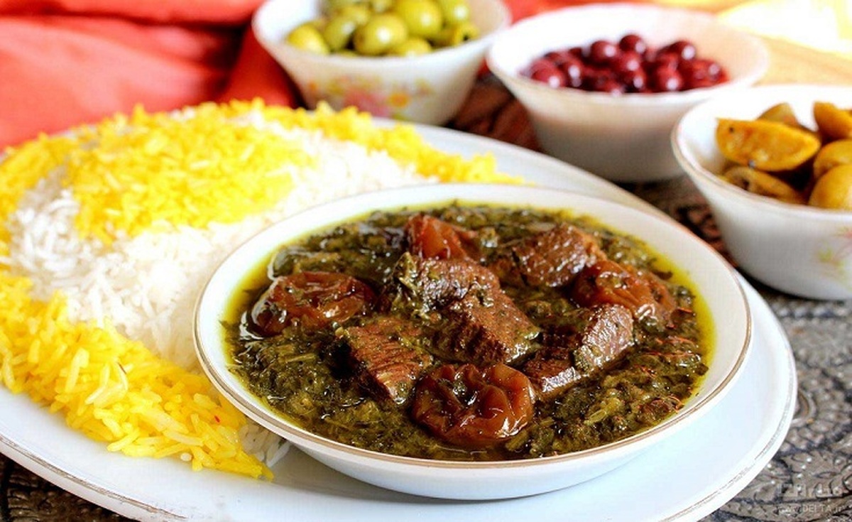 طرز تهیه خورش آلو اسفناج مجلسی