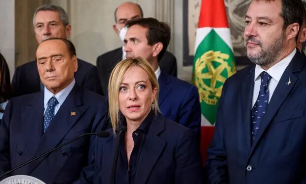 اولین نخست وزیر زن در ایتالیا (+عکس) / بازگشت برلسکونی/ یک سوم وزیران، زن هستند