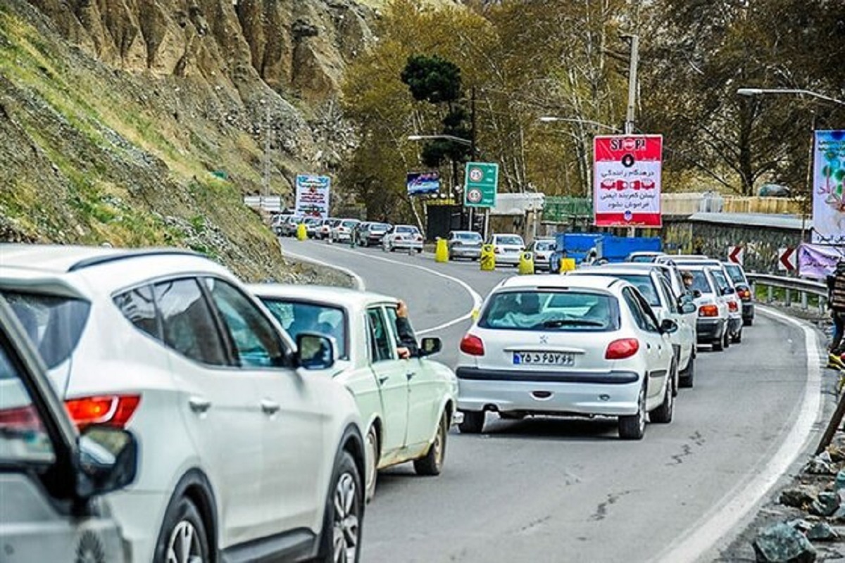 ترافیک در جاده‌های شمالی/ جاده چالوس و آزادراه تهران شمال «یک‌طرفه» شد