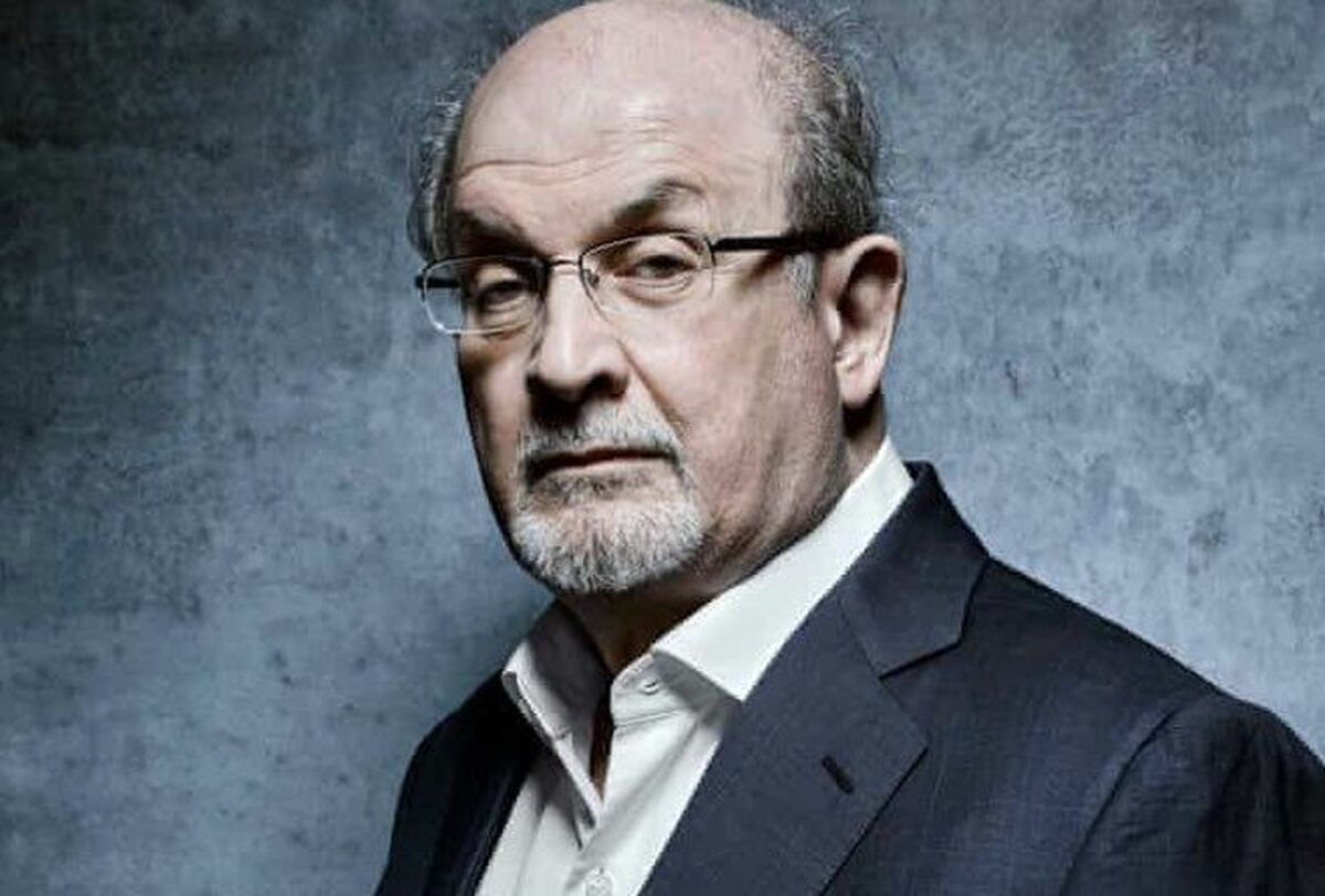 مدیر برنامه های سلمان رشدی: سلمان رشدی بینایی یک چشم و توان یک دست را از دست داد/ او 3 زخم جدی در گردن و 15 زخم دیگر در سینه و بالاتنه دارد