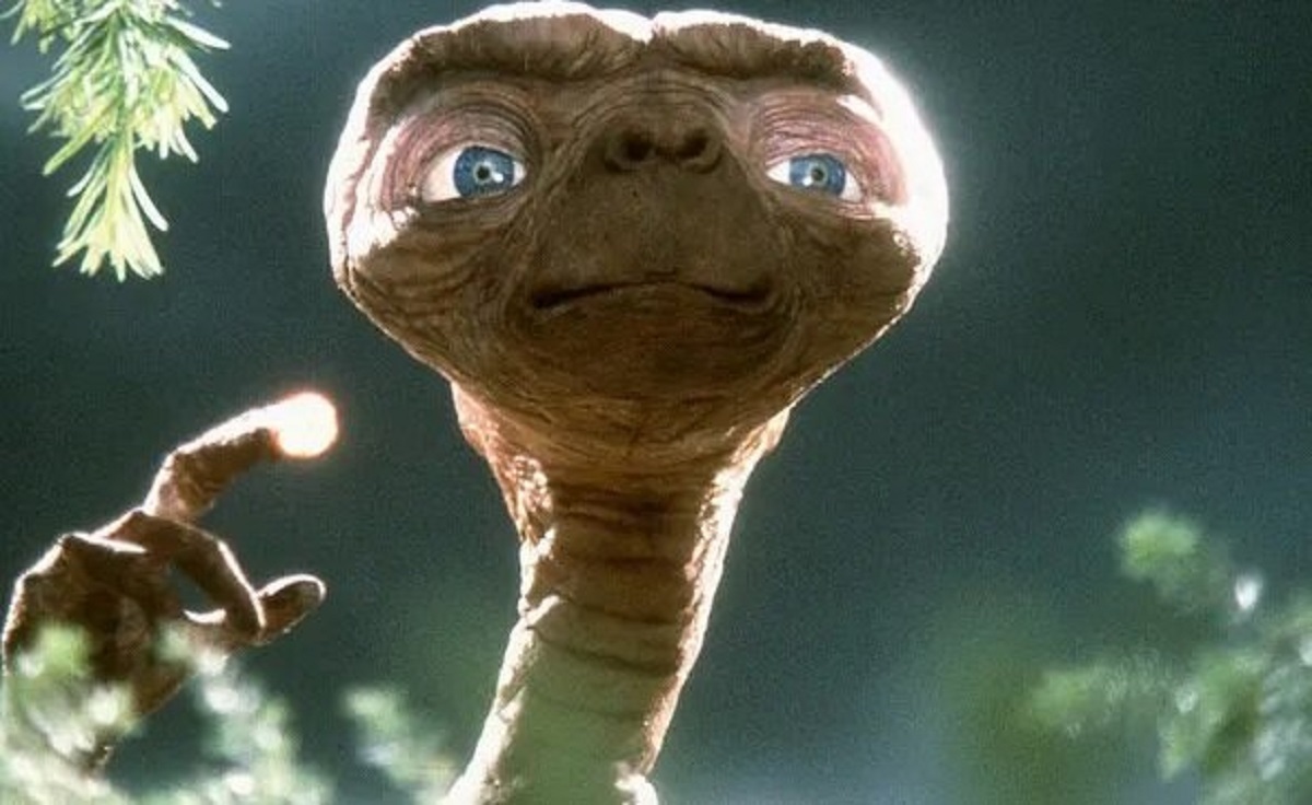 مدل «ای.تی.» را میلیون‌ها دلار می‌فروشند