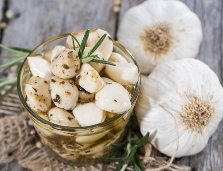 طرز تهیه سیر ترشی سفید خوشمزه و مجلسی طرز تهیه سیر ترشی سفید خوشمزه و مجلسی