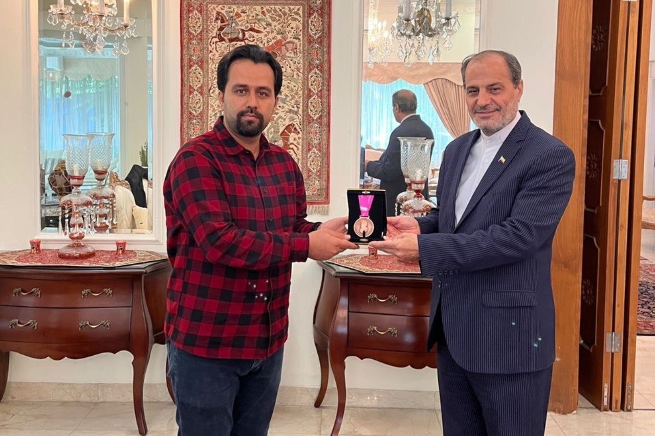 تقدیر از دانش آموزان ایرانی مدال آور مسابقات علوم و اختراعات 2022 اندونزی