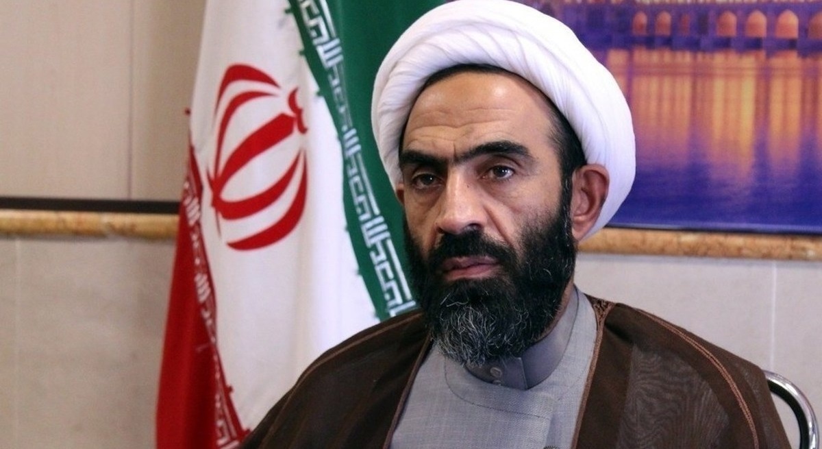 حمله تند یک نماینده به مولوی عبدالحمید: اگر آزادی نبود شما هر هفته پشت تریبون نمی‌رفتید