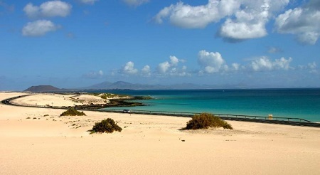 ساحل پاپ کورن اسپانیا؛ غیرمعمول ترین ساحل روی زمین (+عکس) ساحل پاپ کورن اسپانیا؛ غیرمعمول ترین ساحل روی زمین (+عکس)