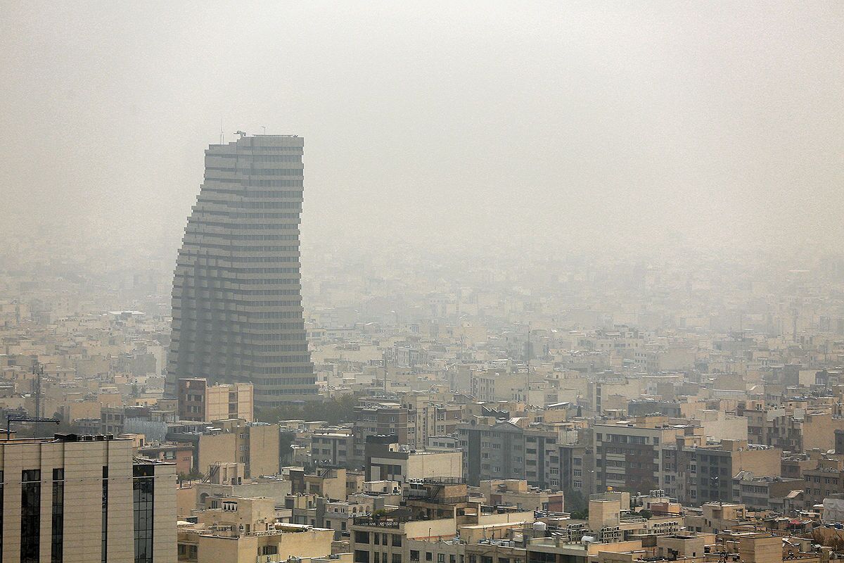 آلودگی پایتخت ۶ برابر سقف مجاز/ هوای تهران «نارنجی» شد/ تشکیل جلسه کمیته اضطرار آلودگی هوای تهران