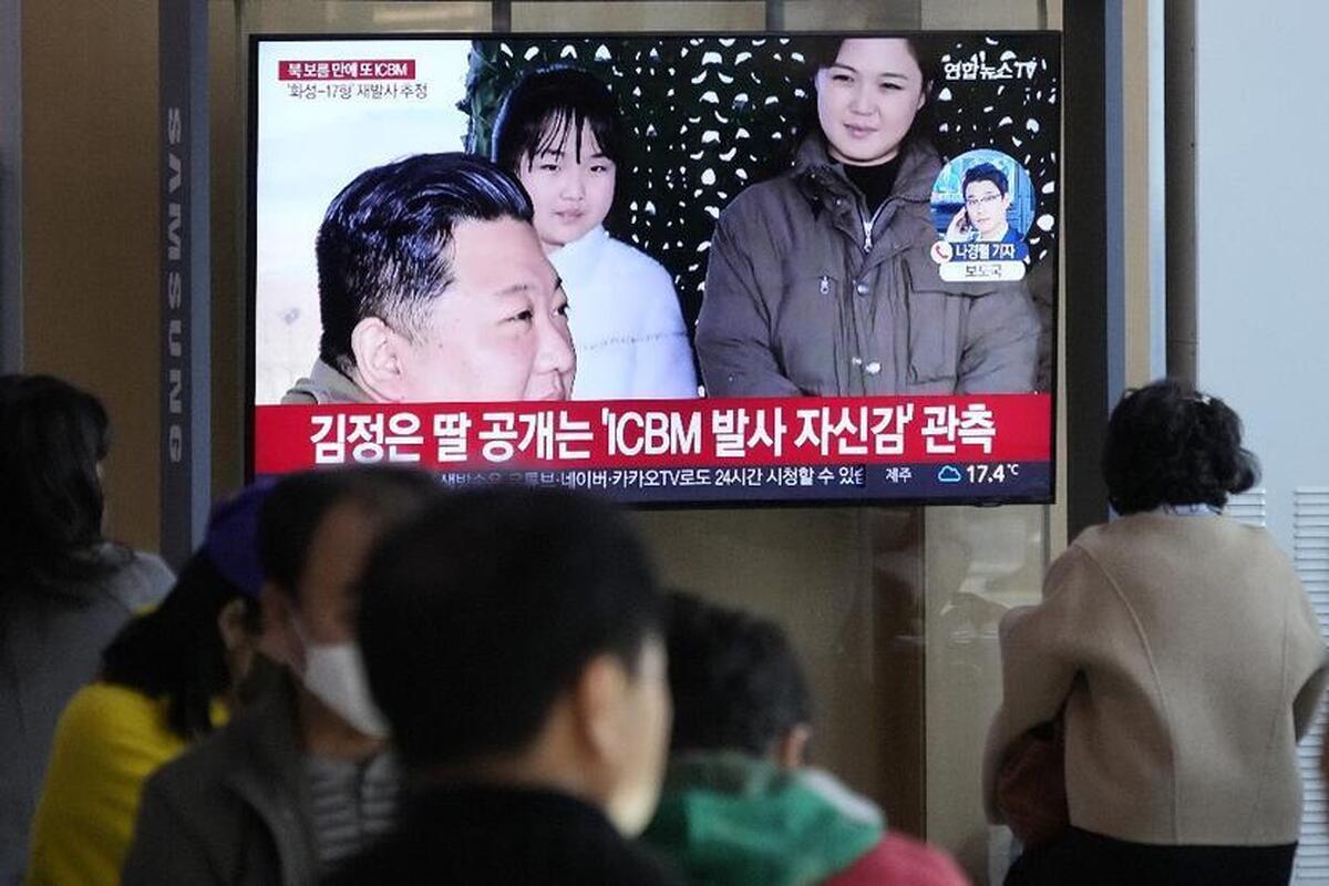 رهبر کره شمالی از دخترش رونمایی کرد (+ عکس)