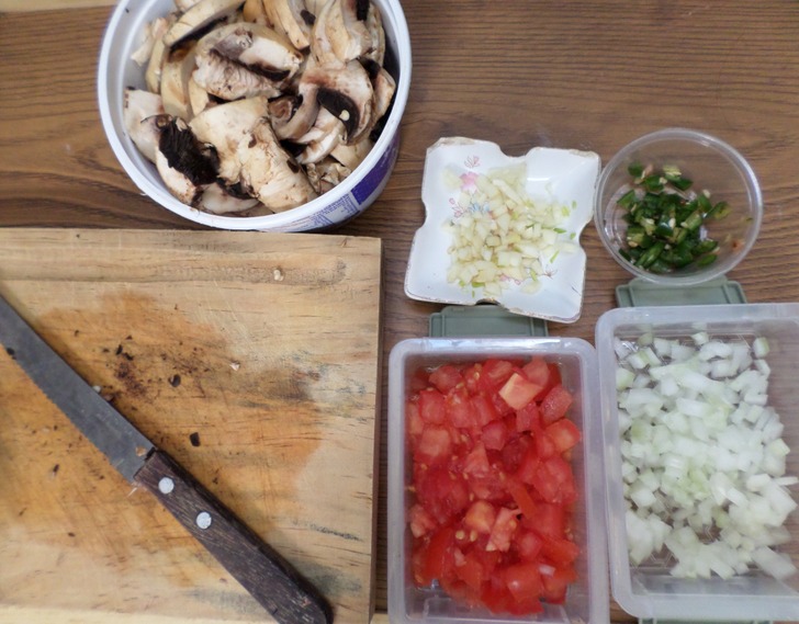 ۱۰ اشتباه رایج در آشپزی که ماهرترین آشپزها هم مرتکب میشوند ۱۰ اشتباه رایج در آشپزی که ماهرترین آشپزها هم مرتکب میشوند