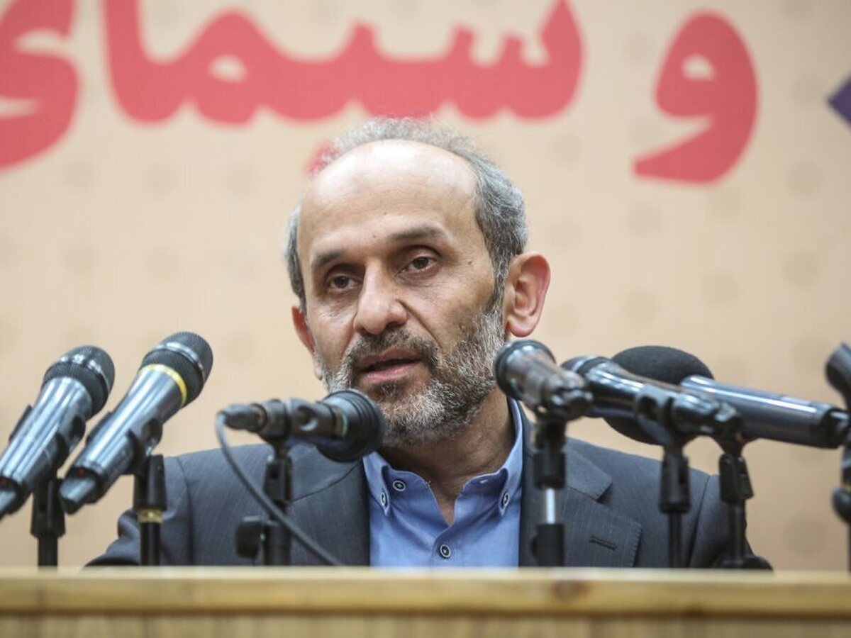 رئیس صداوسیما: وقتی رسانه ملی برای مقابله با دروغ پردازی و گمراه سازی افکار عمومی وارد میدان شود، طبیعی است که مورد هجمه قرار گیرد/ در اتفاقات اخیر با پدیده پنهان شدن واقعیت نزد قشر جوان و نوجوان روبرو بودیم