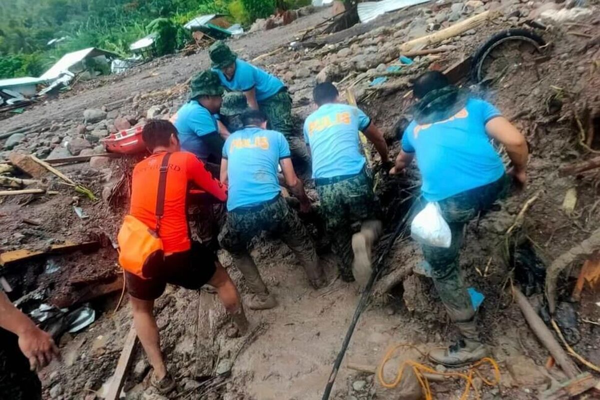 سیل و رانش زمین در فیلیپین/ 42 کشته و 16 مفقودی