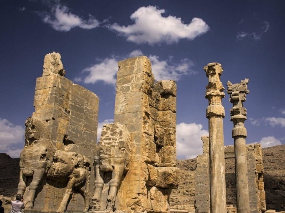 انجمن دفاتر خدمات جهانگردی: 90 درصد تورهای ورودی به کشور لغو شده / با فیلترینگ شبکه‌های اجتماعی در تبلیغات و آپلود کردن اطلاعات مسافران دچار مشکل شده‌ایم