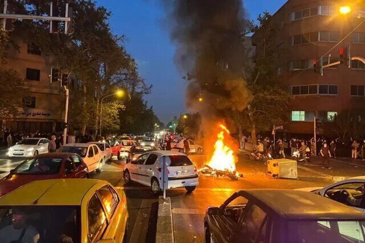 فرماندار شیراز: راننده‌ای که مورد هجوم اغتشاشگران قرار گرفت، جان باخت