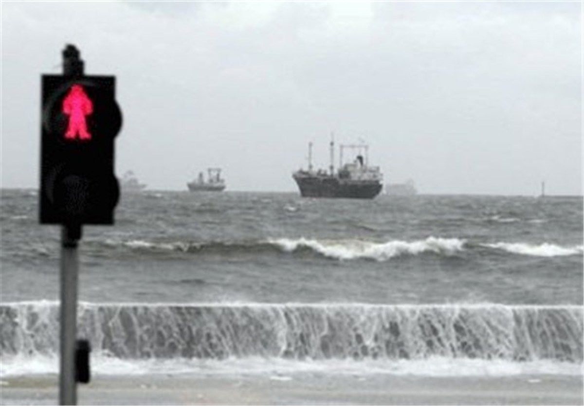تردد کشتی ها در کیش برای 3 روز تعطیل شد