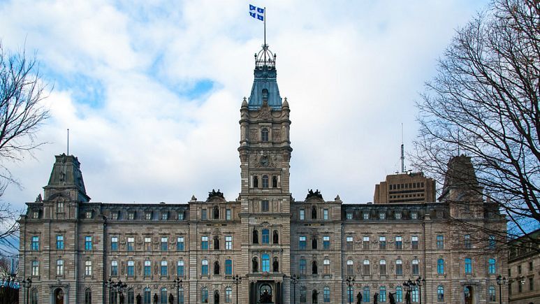 کبک کانادا علیه