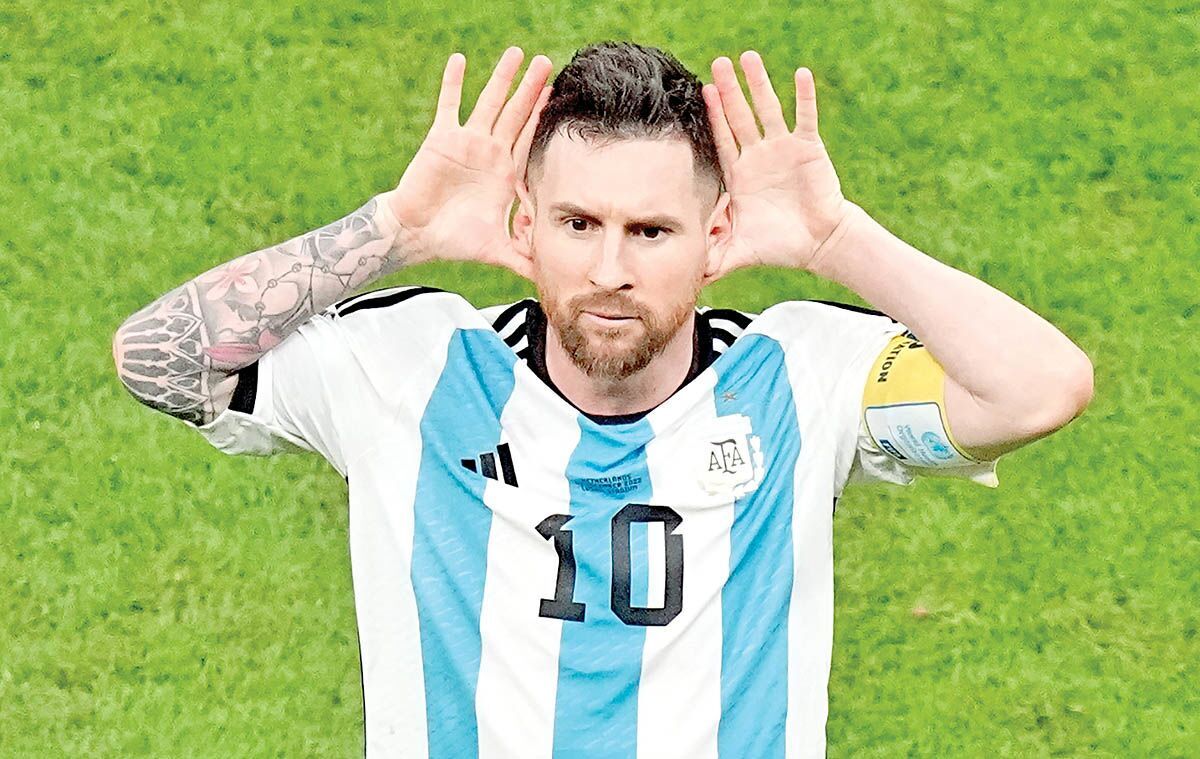 خالکوبی جمله غیر ورزشی لیونل مسی در دعوا با بازیکن هلندی (+عکس)