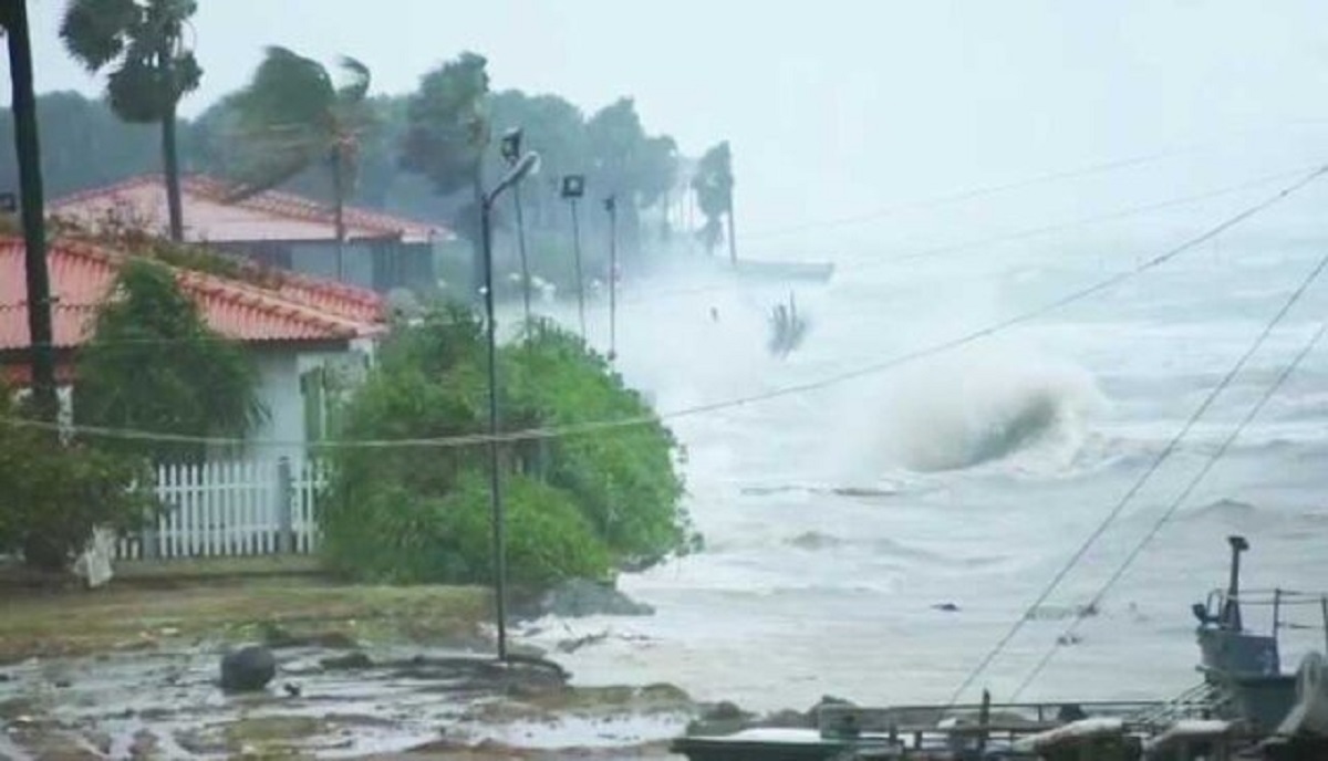گردباد «ماندوس» در سریلانکا قربانی گرفت