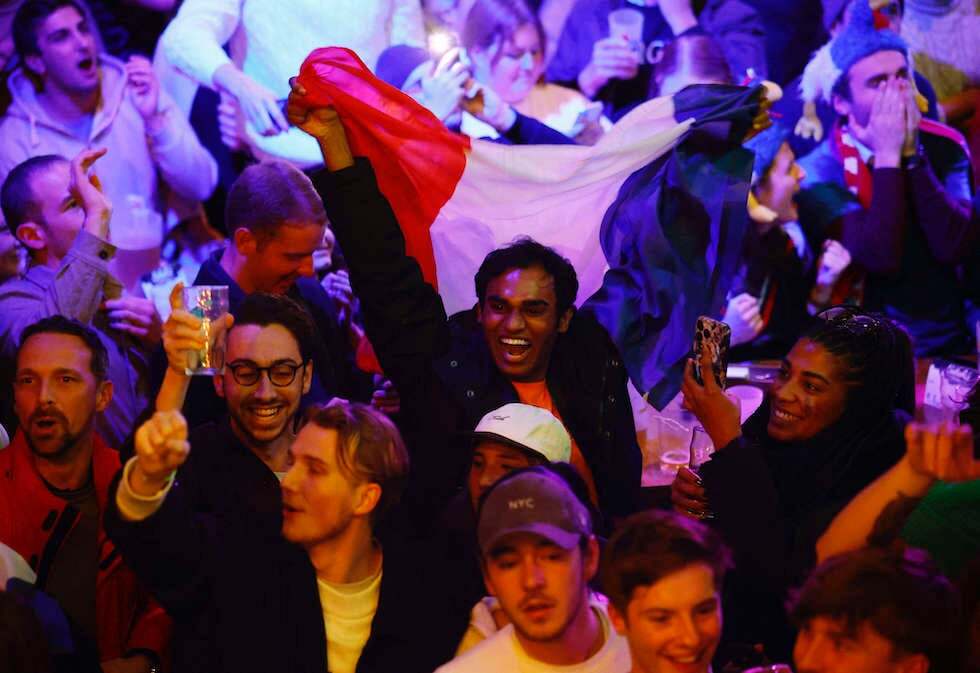 حاشیه بازی فرانسه - مراکش (+عکس) / از شادی مکرون تا دلداری امپایه به اشرف حکیمی