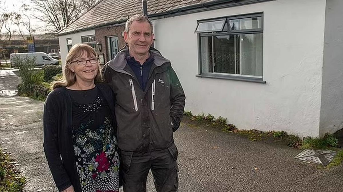 زندگی ۴۰ساله یک زوج در مکانی غیرقابل باور (عکس)