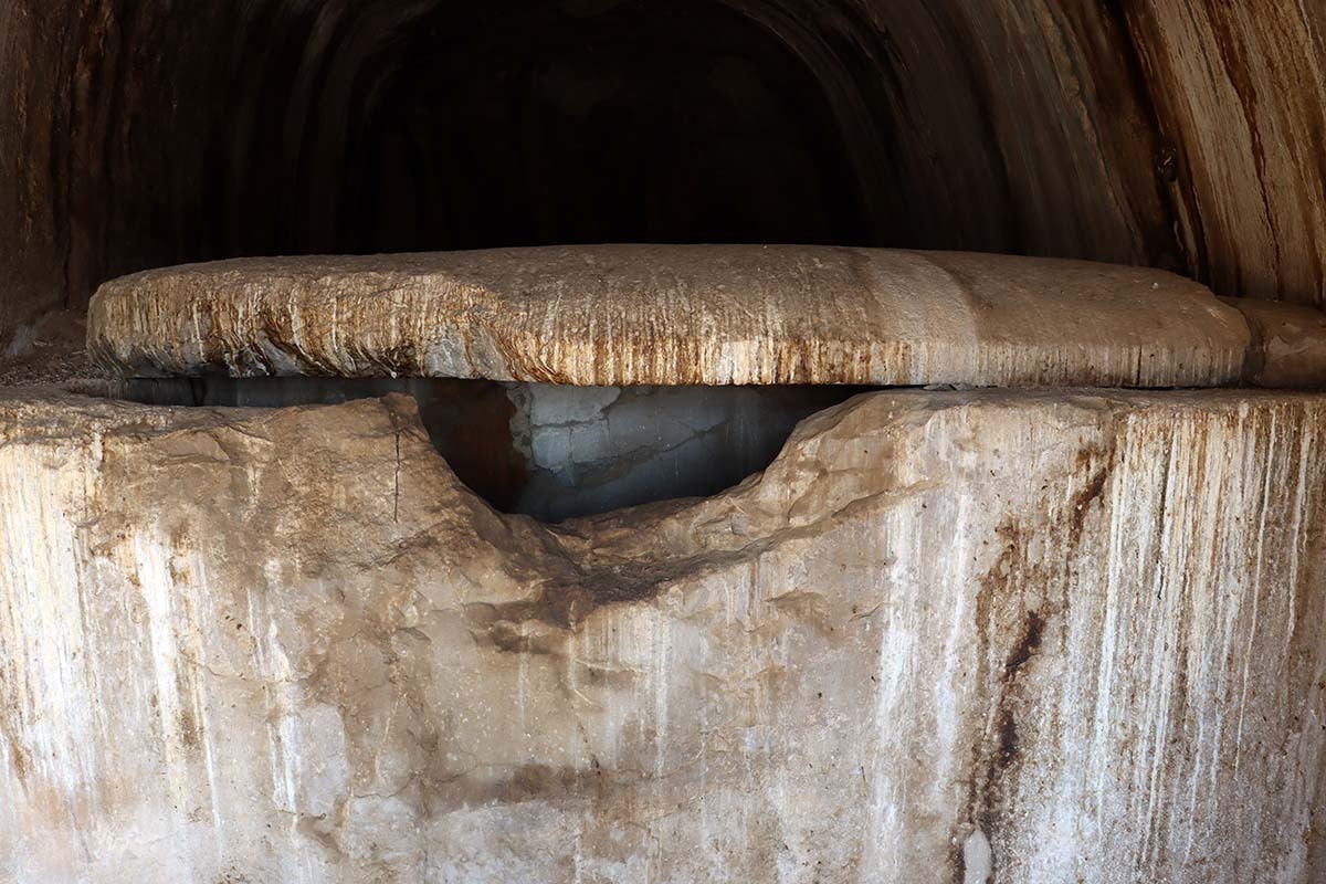تصاویر قبر «خشایارشا»ی هخامنشی از داخل آرامگاه در نقش رستم/ انتشار  برای نخستین بار (+عکس و توضیحات)