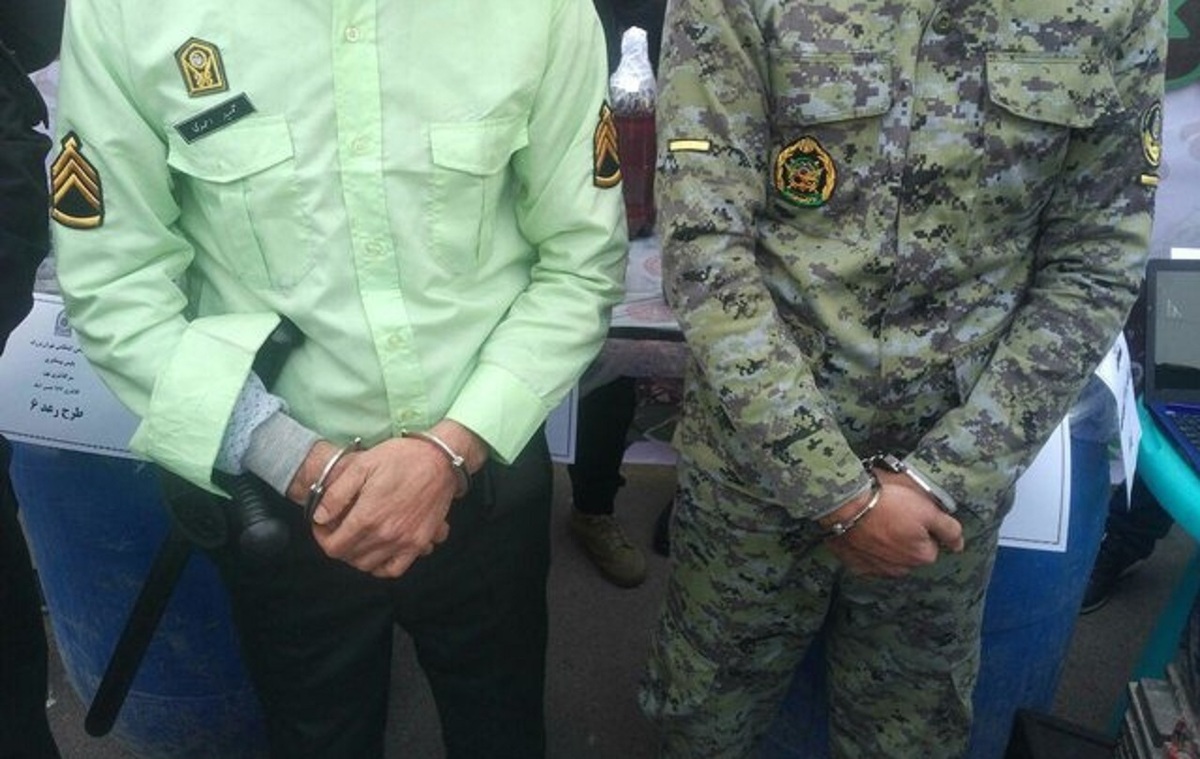 بازداشت سرهنگ قلابی با اسلحه کمری