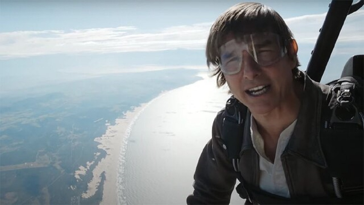 ببینید | تشکر خطرناک تام کروز از بینندگان فیلمش هنگام پرش از هواپیما