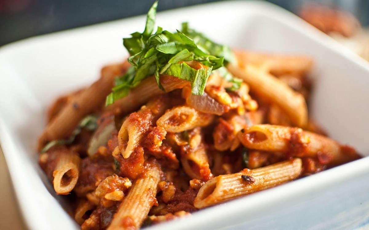 طرز تهیه پاستا گوشت و ریحان