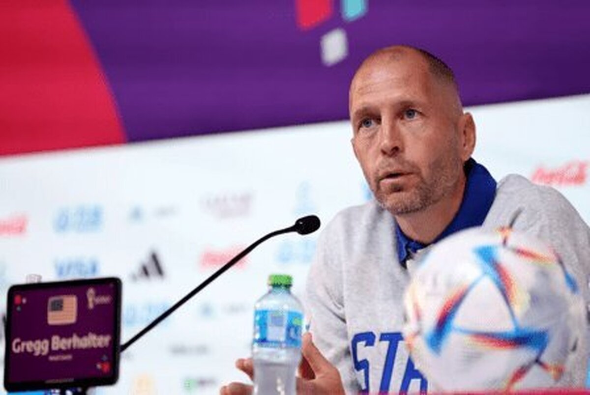 سرمربی آمریکا: بابت تغییر پرچم ایران عذرخواهی می‌کنیم